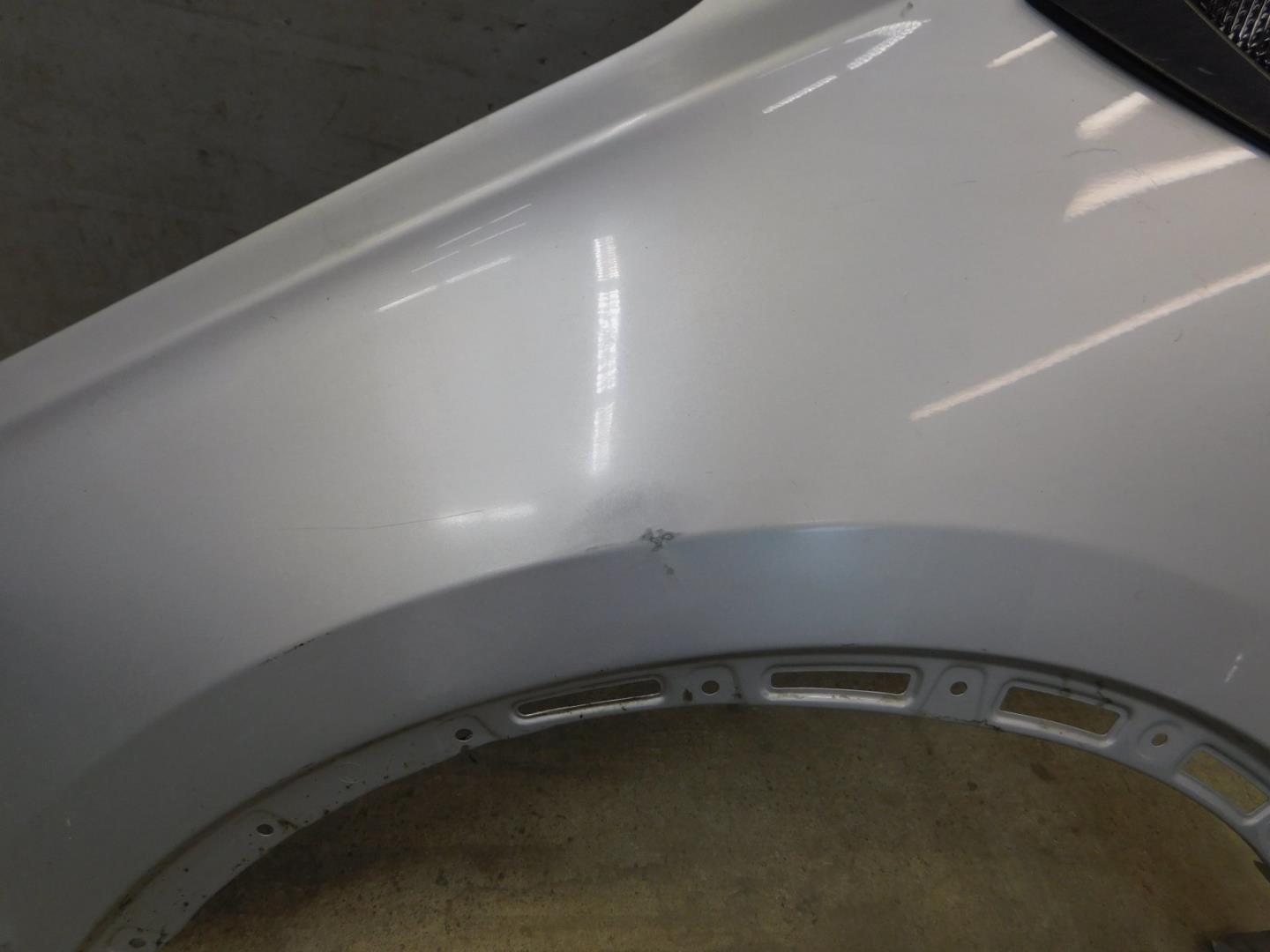 Крыло переднее левое