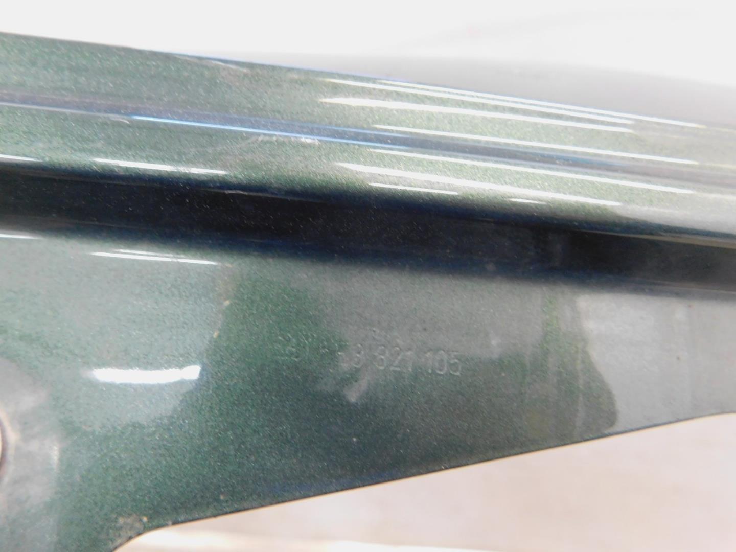 Крыло переднее левое