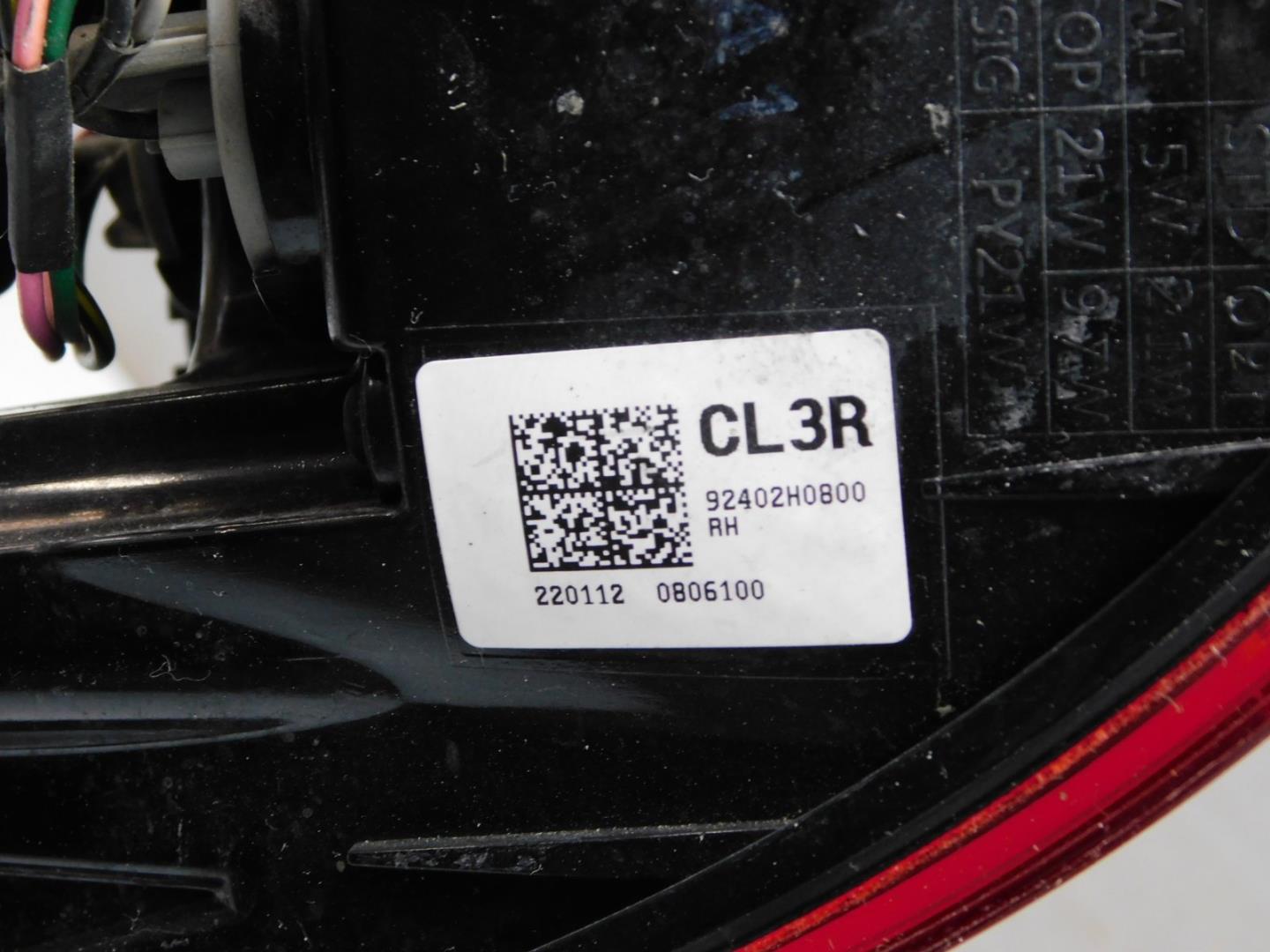 Фонарь задний наружный правый