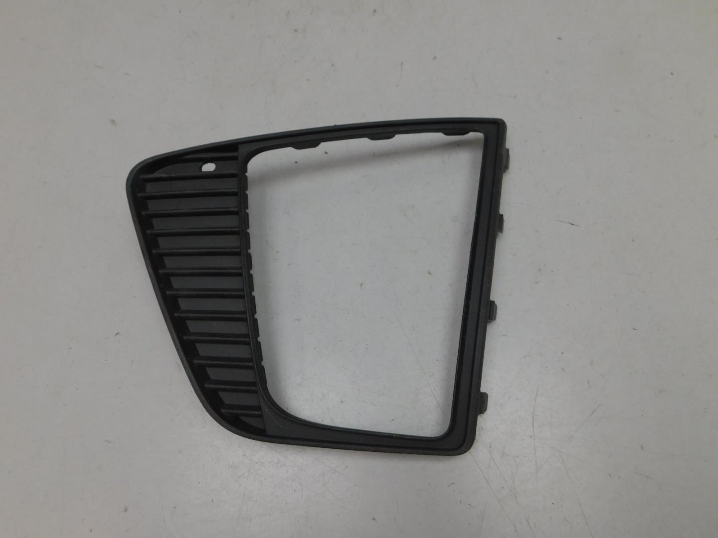 Решетка в бампер левая