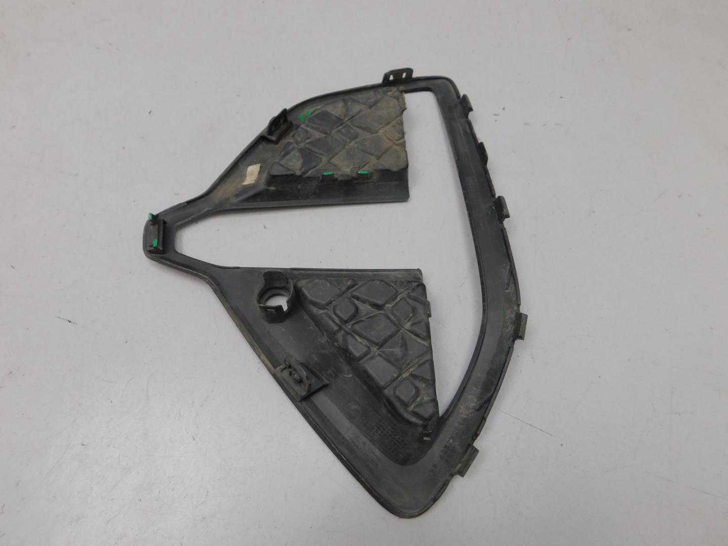 Решетка в бампер правая