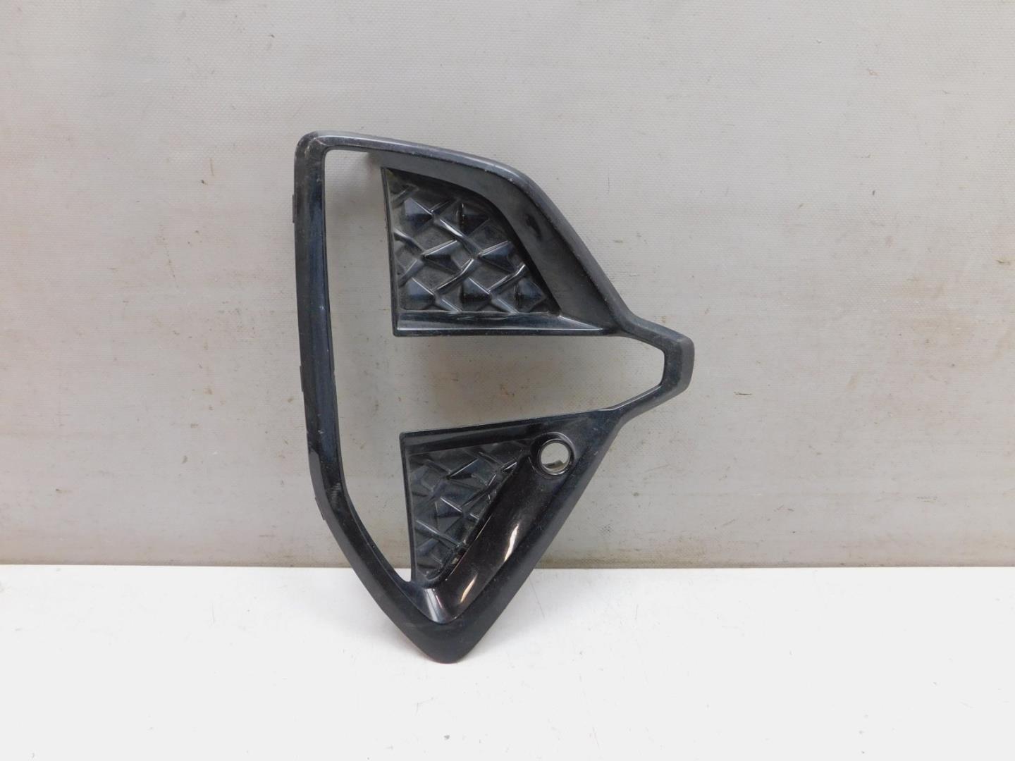 Решетка в бампер правая