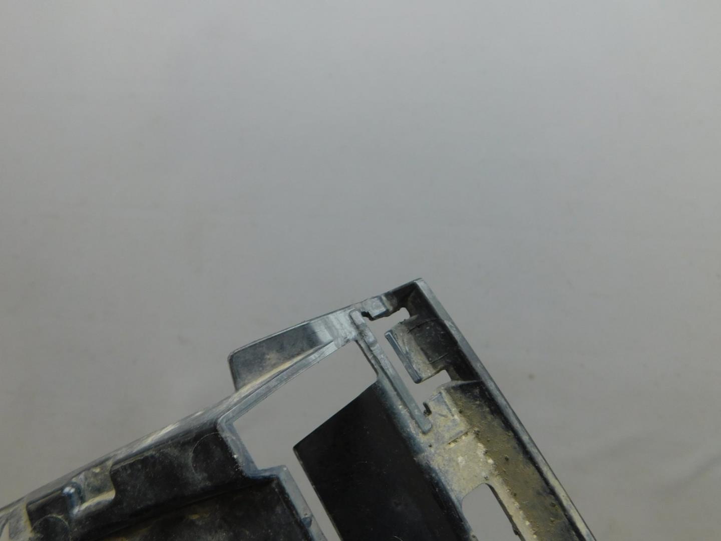 Решетка в бампер правая