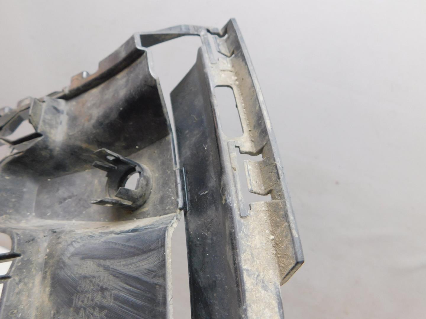 Решетка в бампер правая