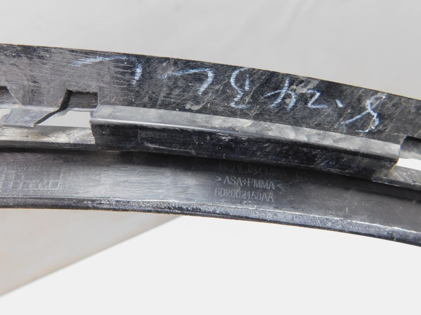 Накладка переднего бампера