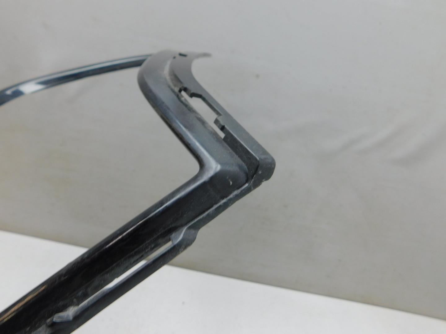 Накладка переднего бампера