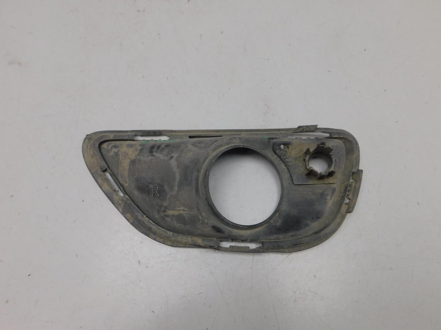 Решетка в бампер правая