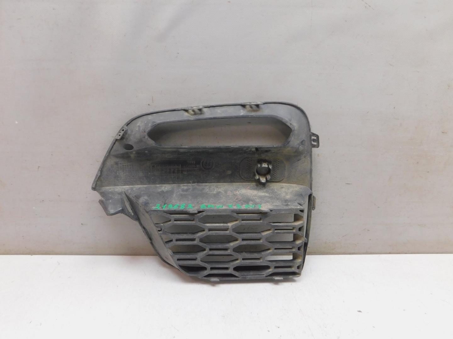 Решетка в бампер правая