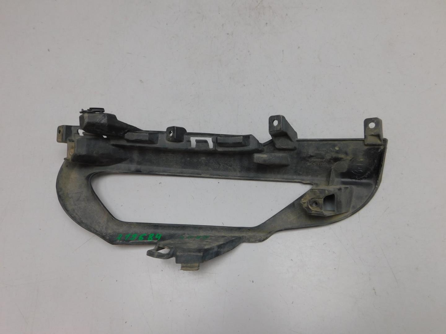 Кронштейн фары противотуманной левой для XC60 (UZ) 2017-2025