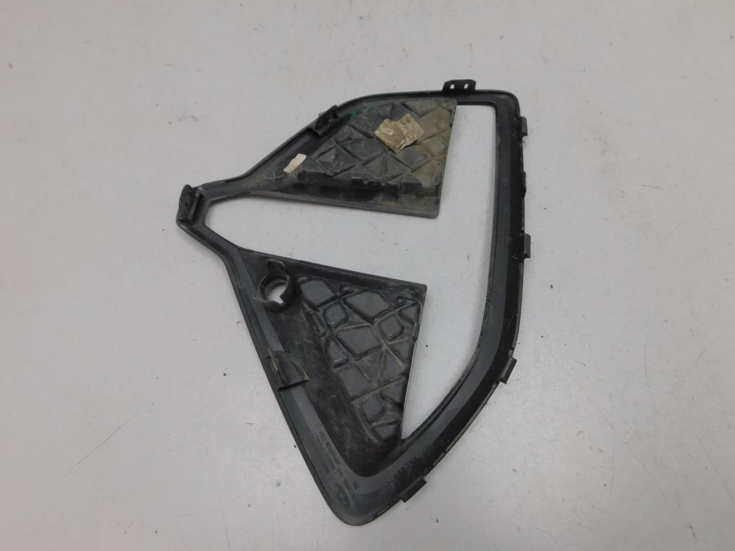 Решетка в бампер правая