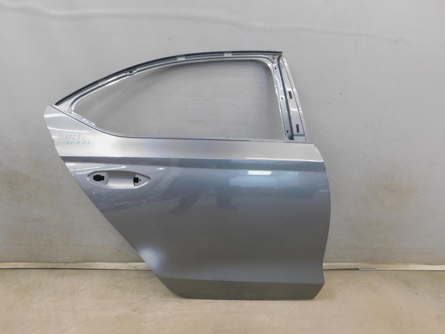 Дверь задняя правая