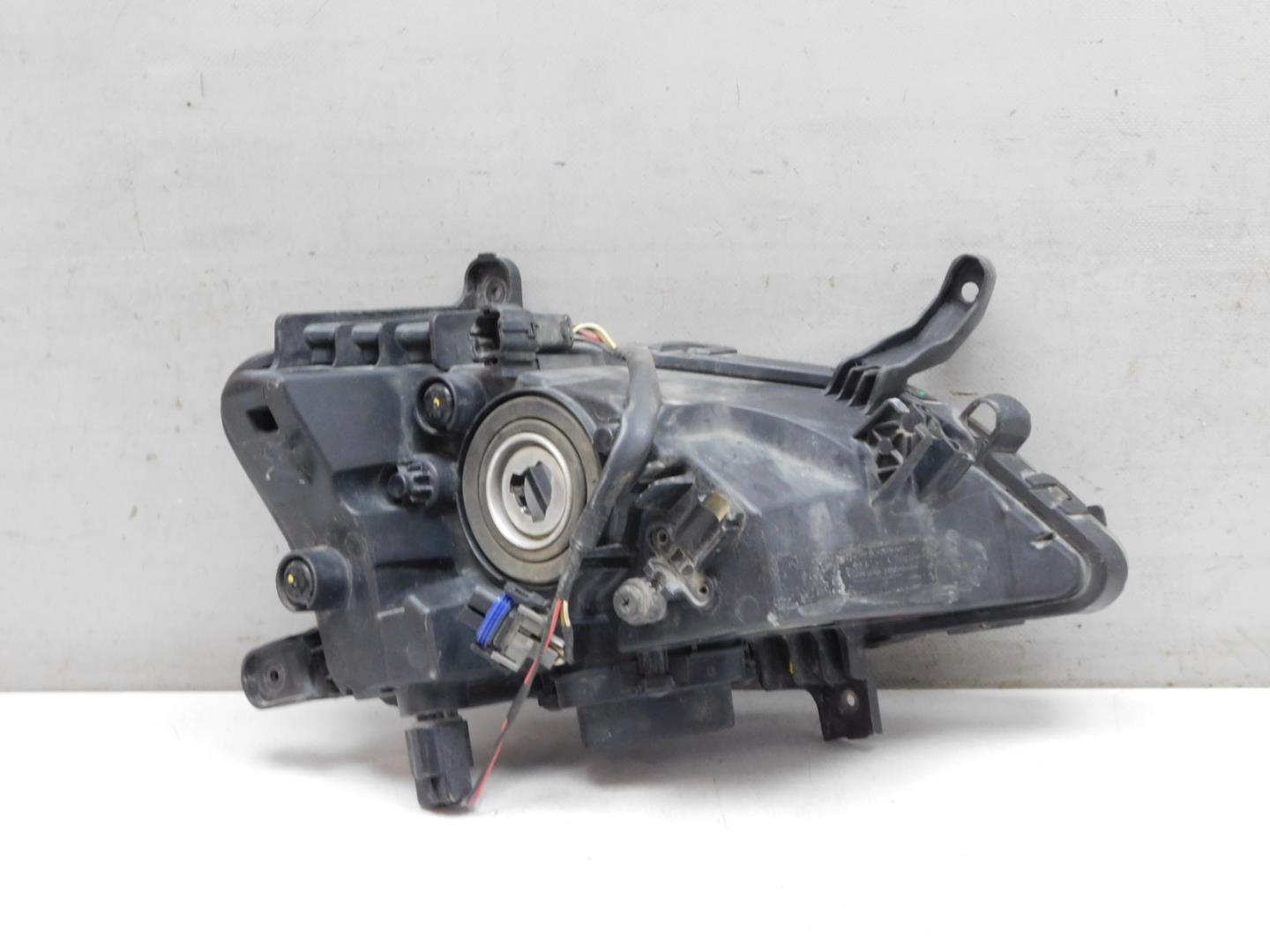 Фара противотуманная левая