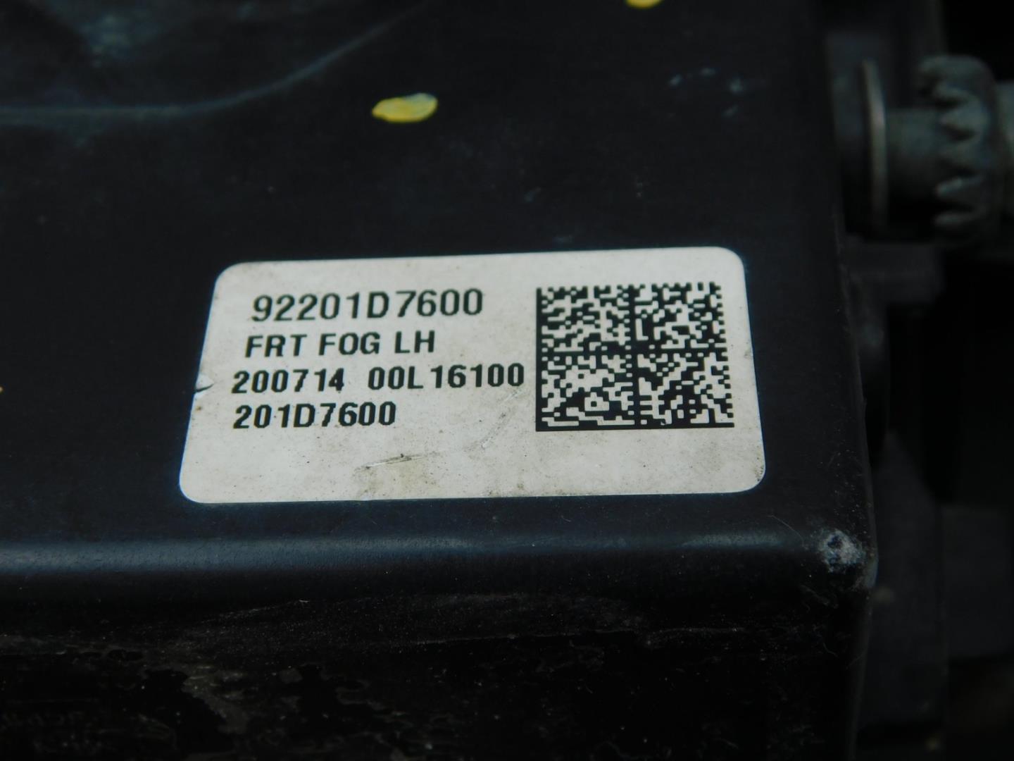 Фара противотуманная левая