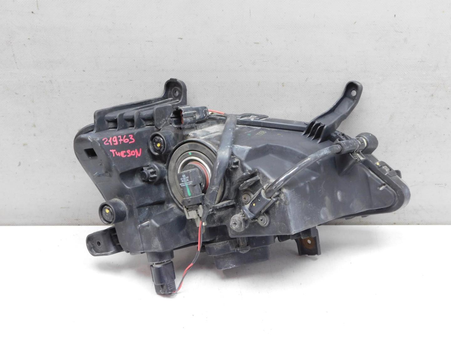 Фара противотуманная левая