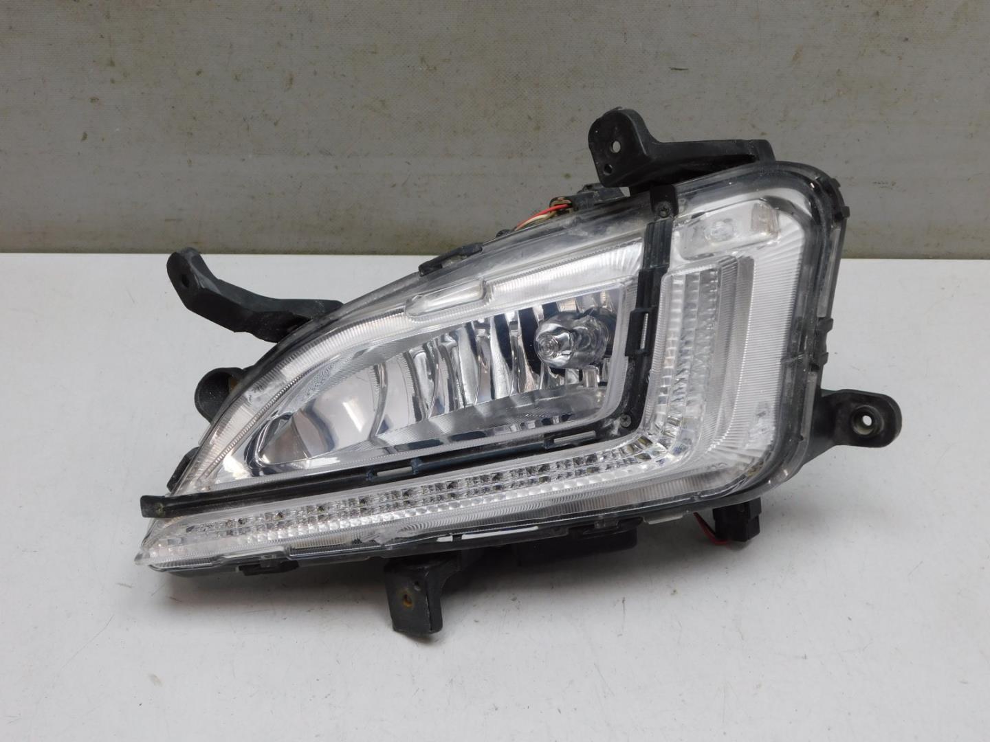 Фара противотуманная левая