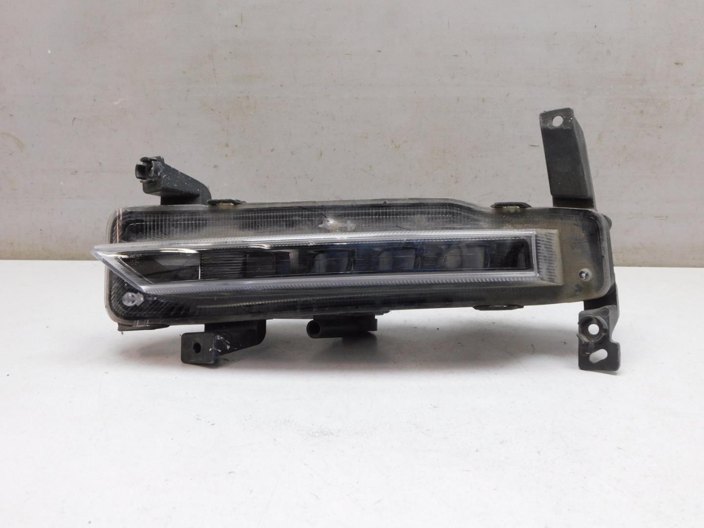 Фара противотуманная левая