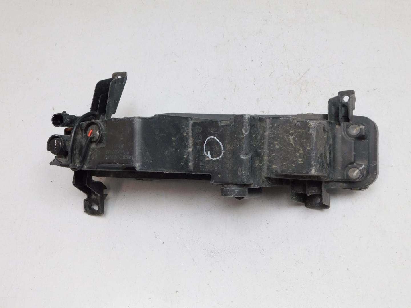 Фара противотуманная левая