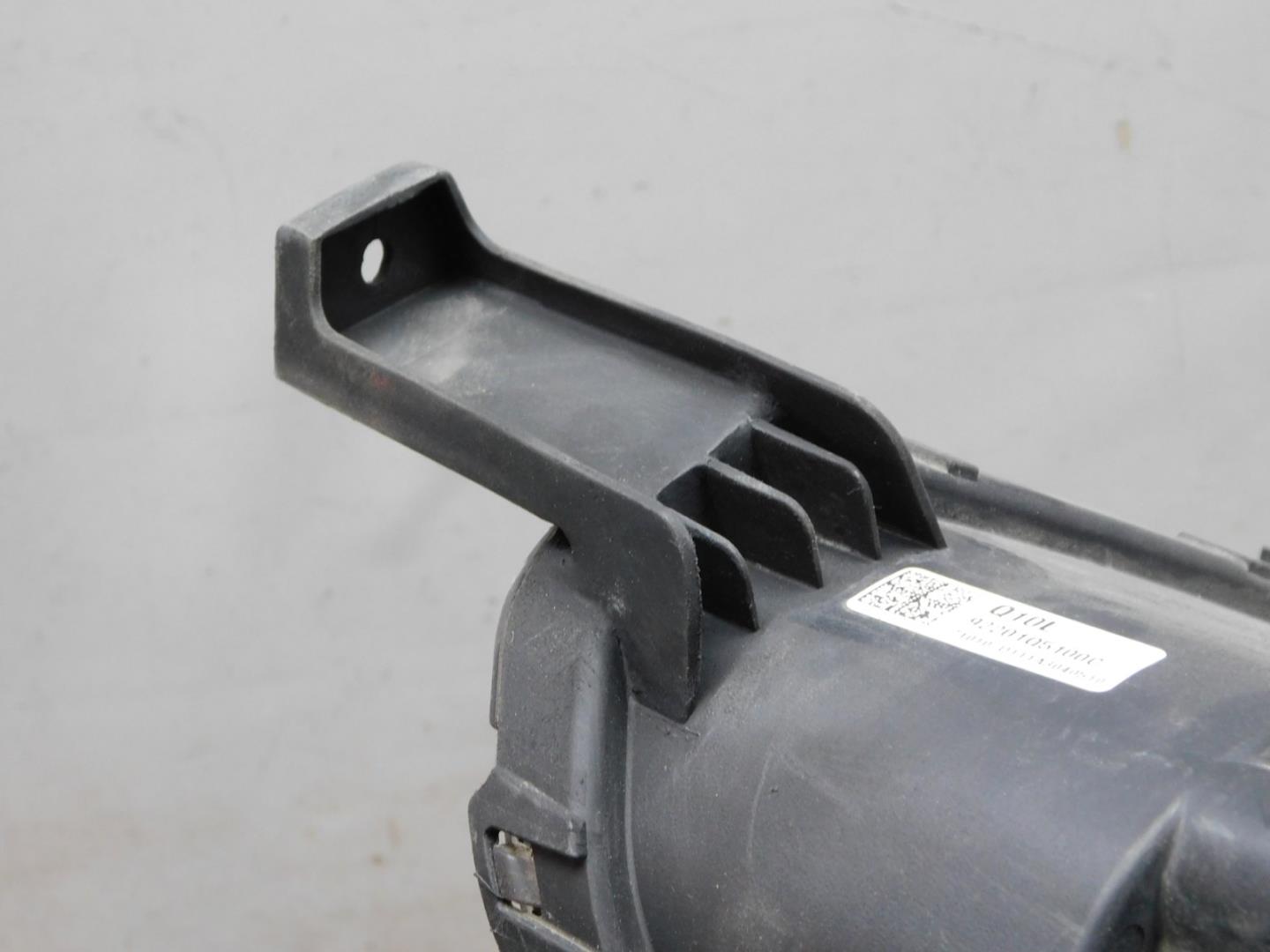 Фара противотуманная левая