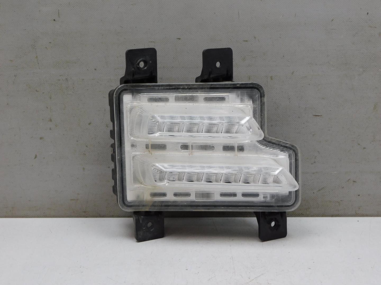 Габарит передний правый