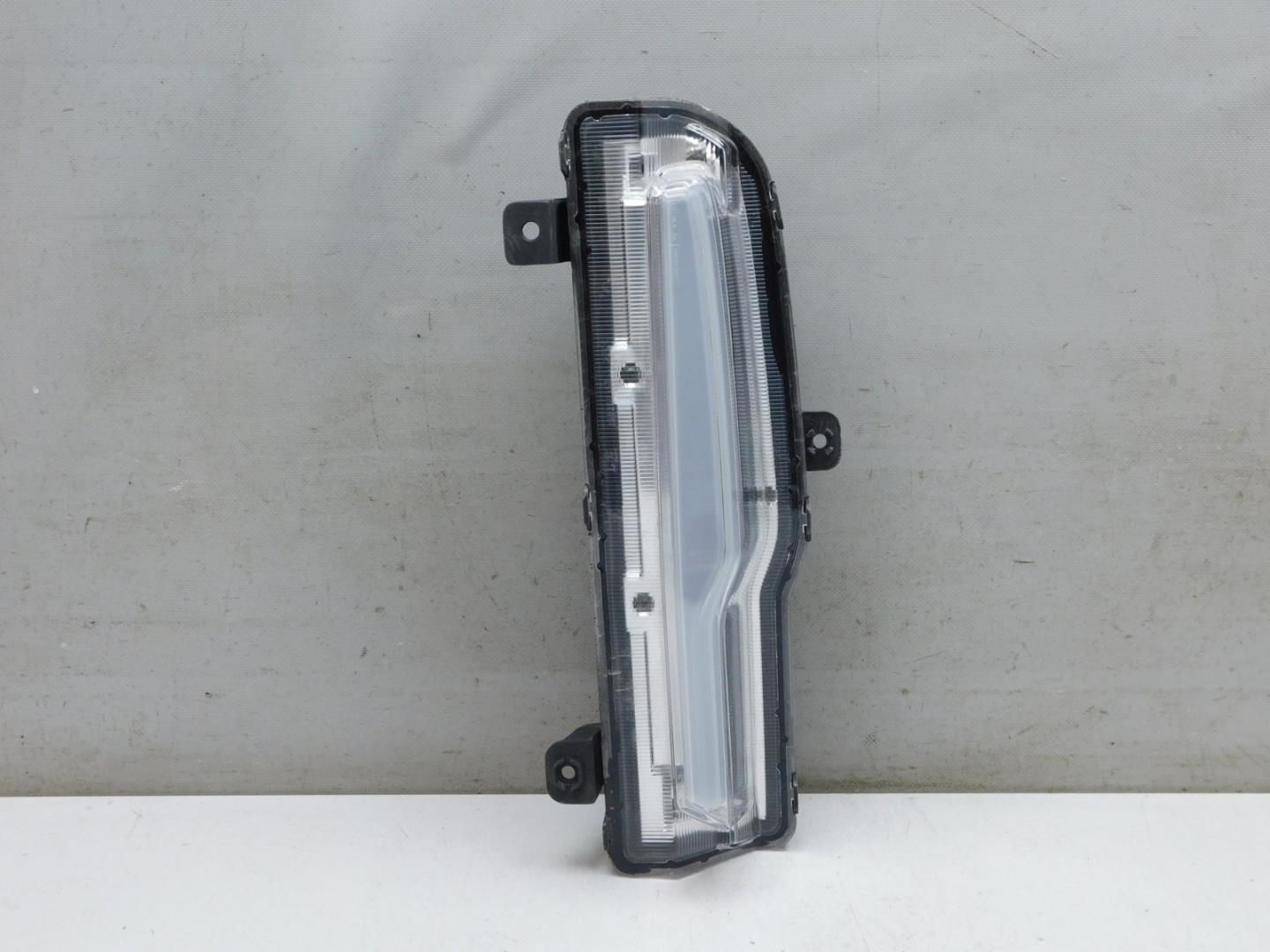 Фара противотуманная левая