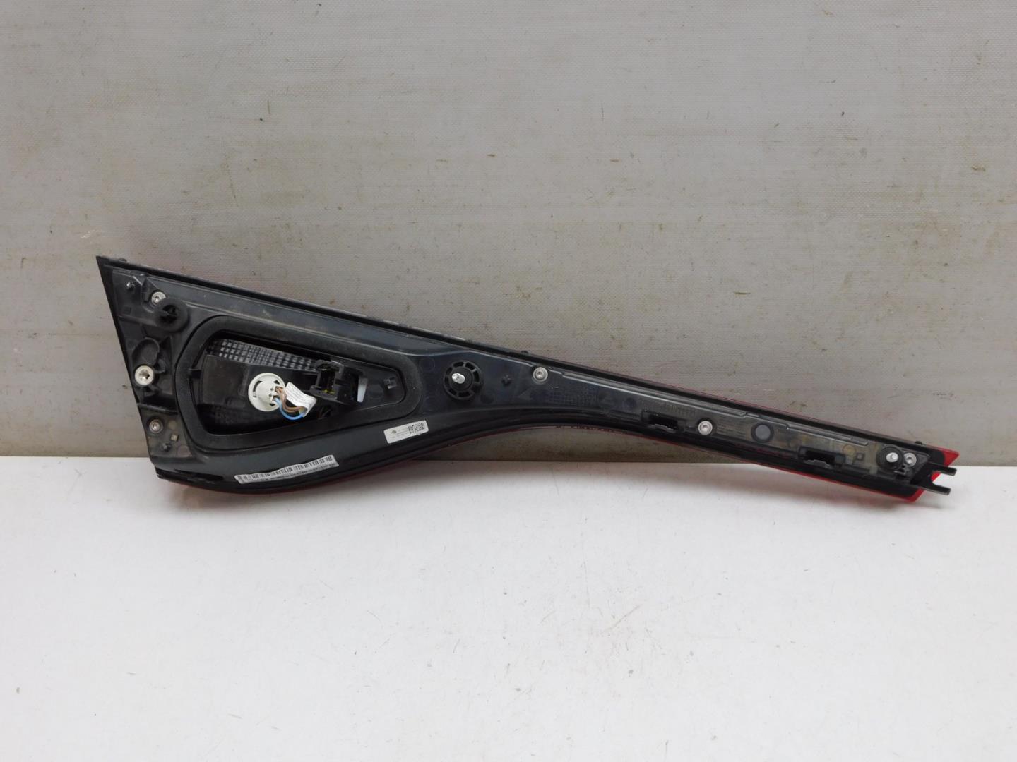 Фонарь задний внутренний правый