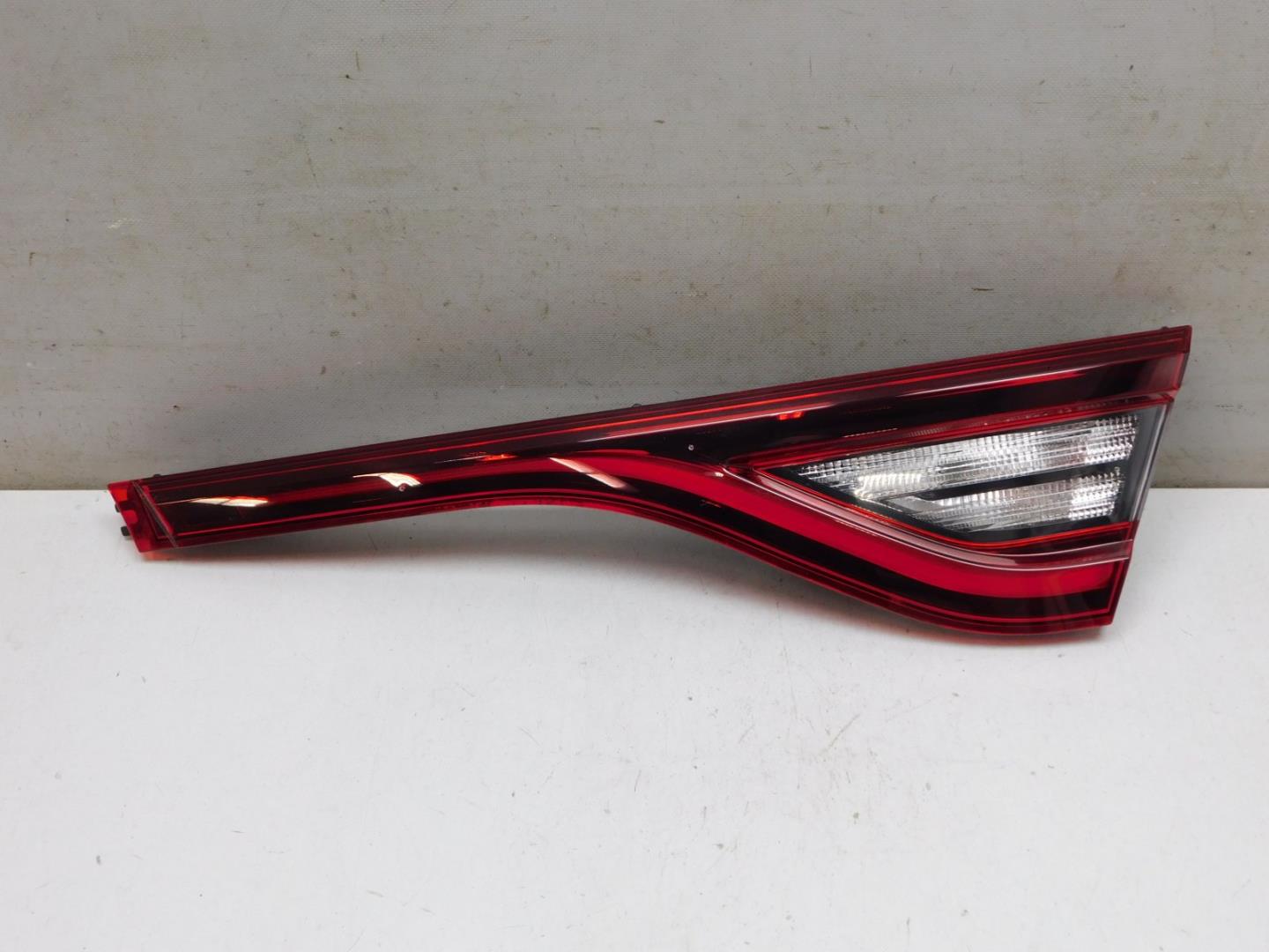 Фонарь задний внутренний правый