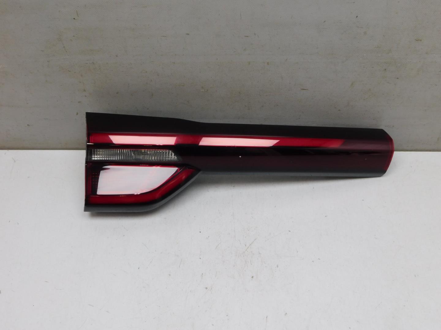 Фонарь задний внутренний левый