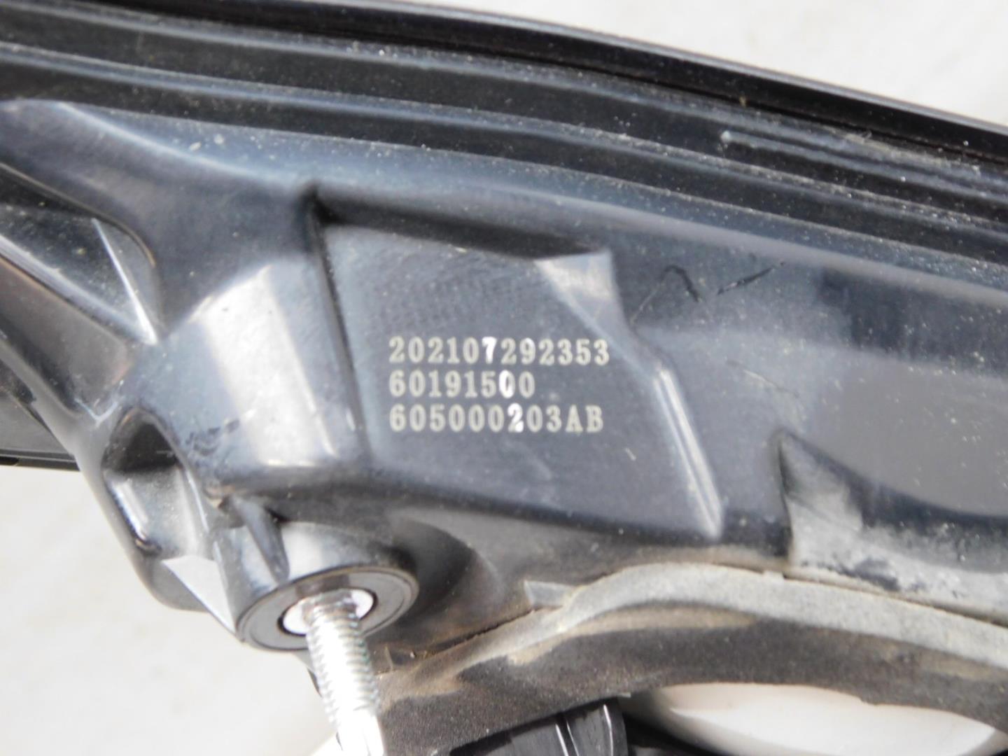 Фонарь задний внутренний левый