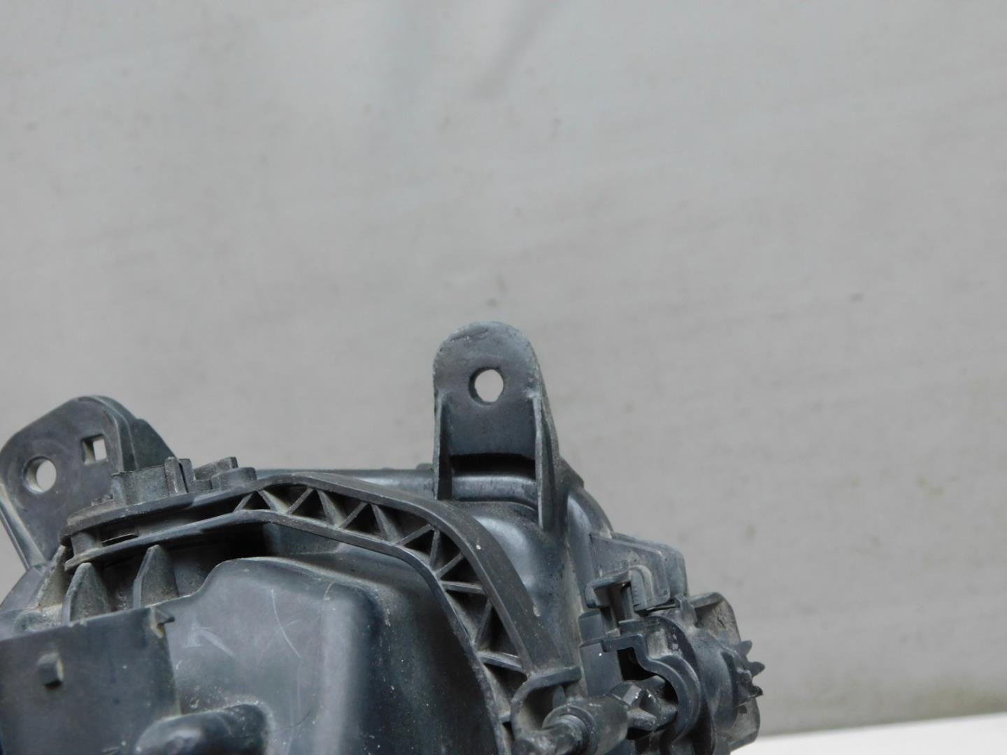 Фара противотуманная правая