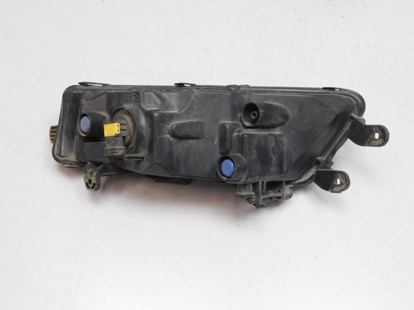 Фара противотуманная левая