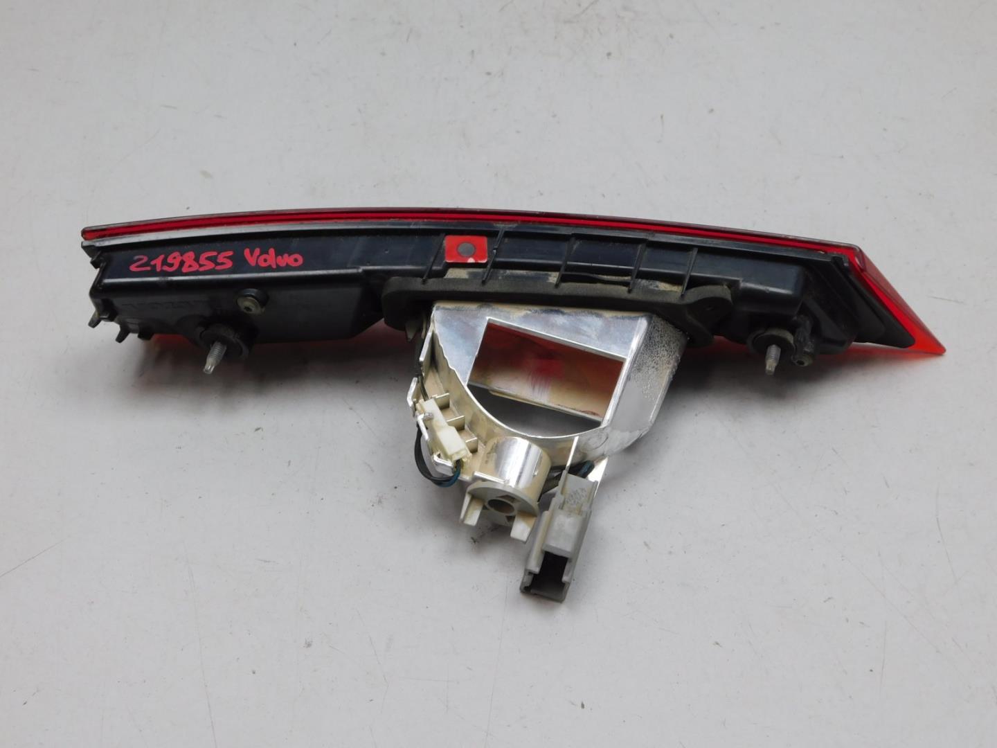 Фонарь задний внутренний правый