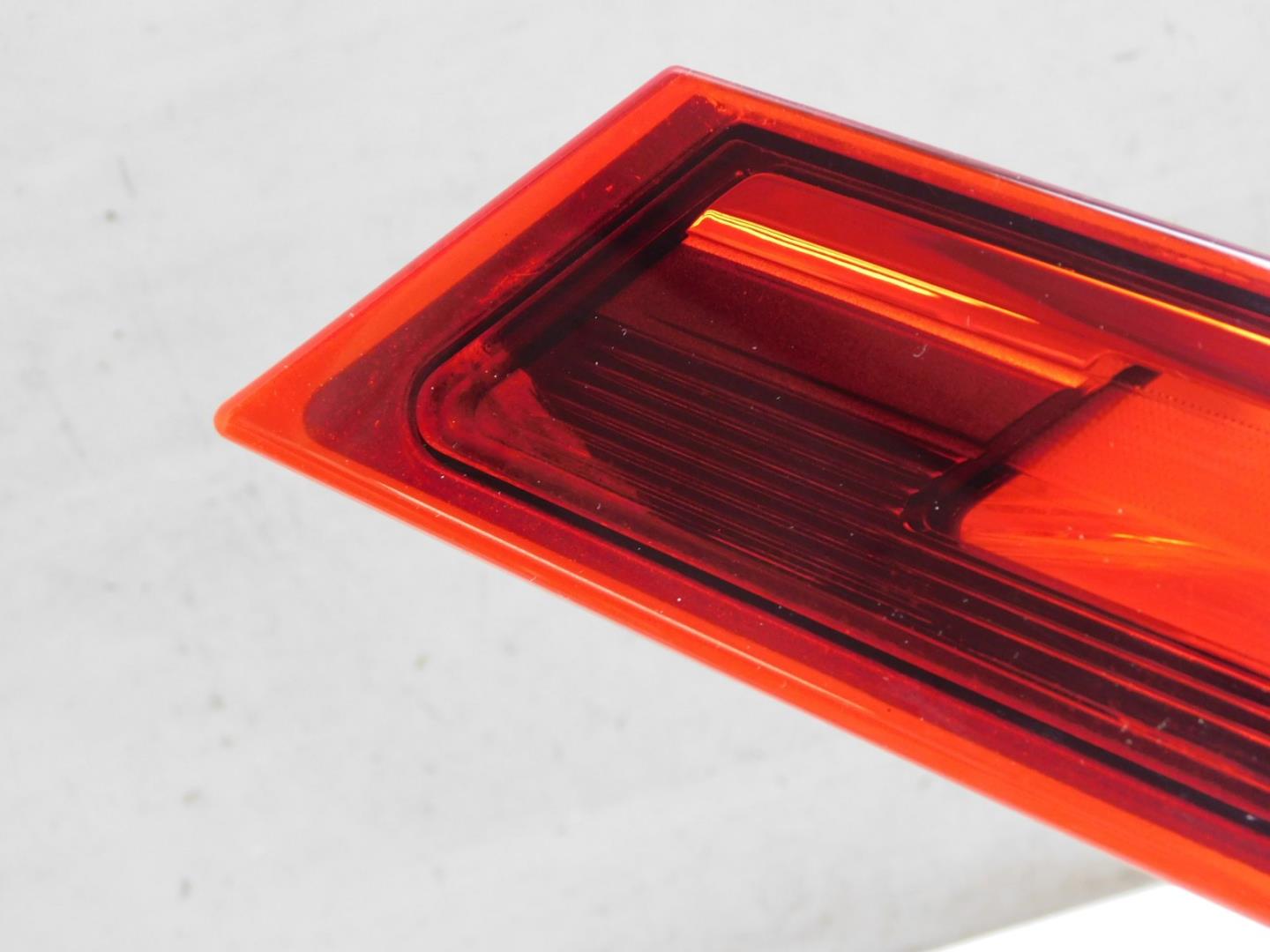 Фонарь задний внутренний правый