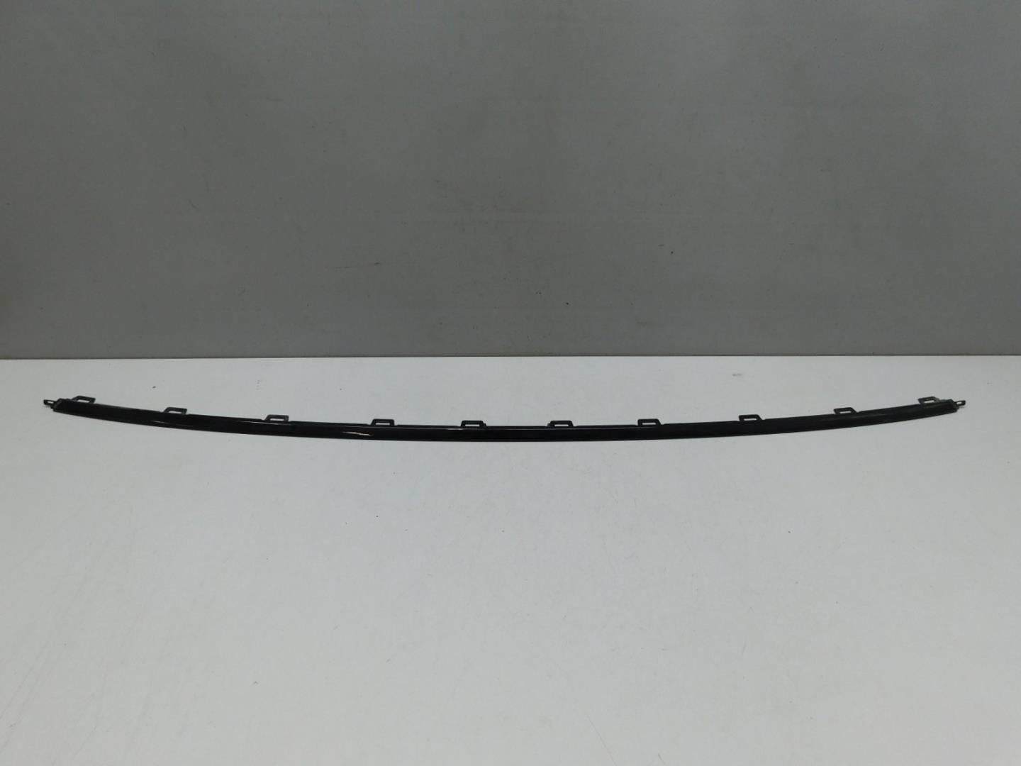 Молдинг заднего бампера