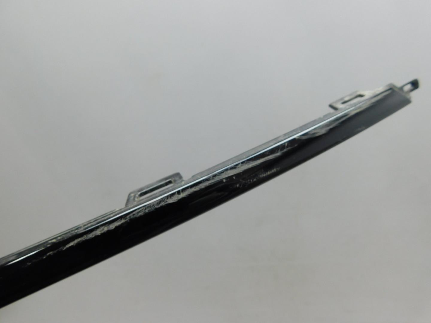 Молдинг заднего бампера