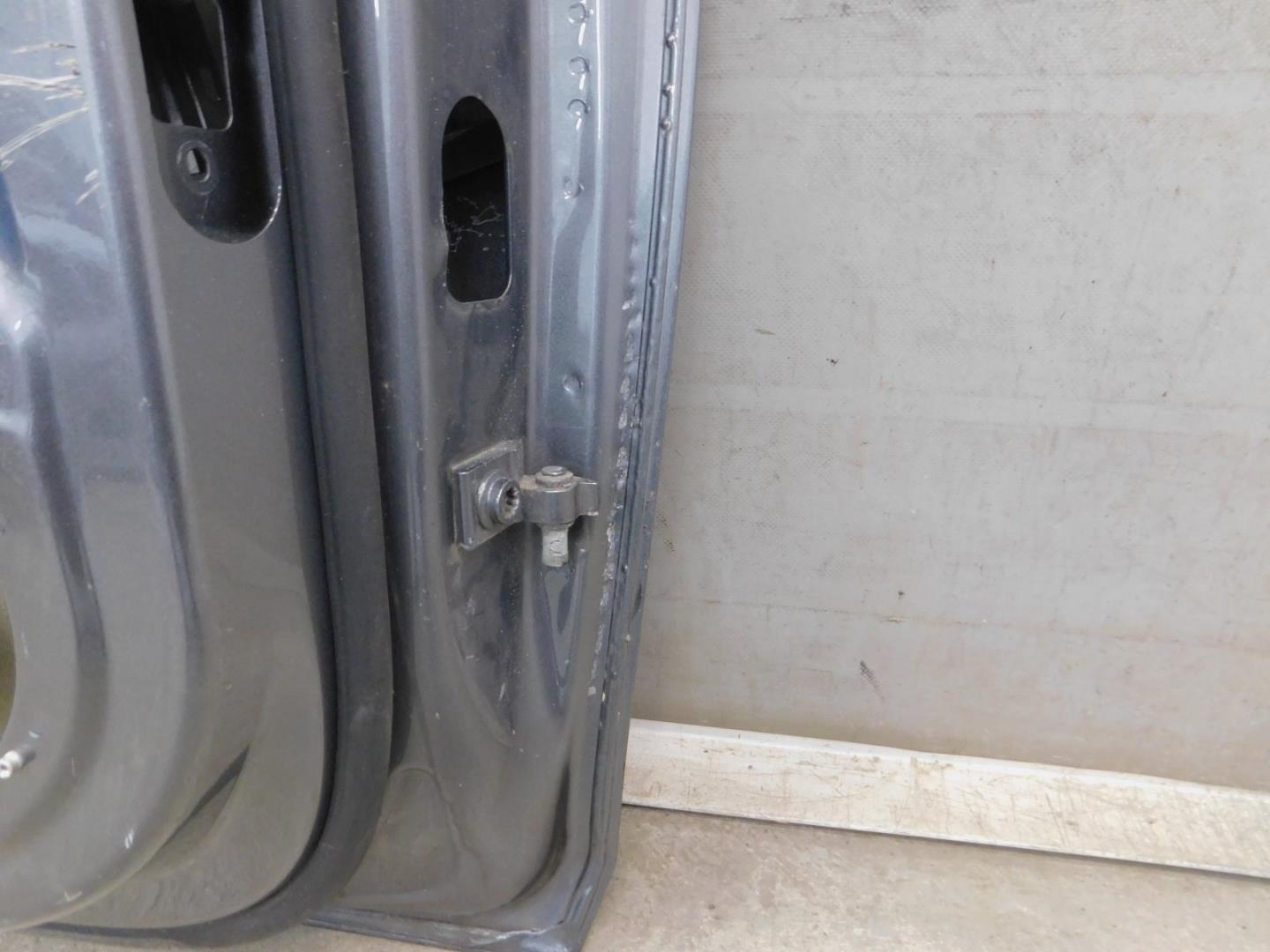Дверь передняя левая