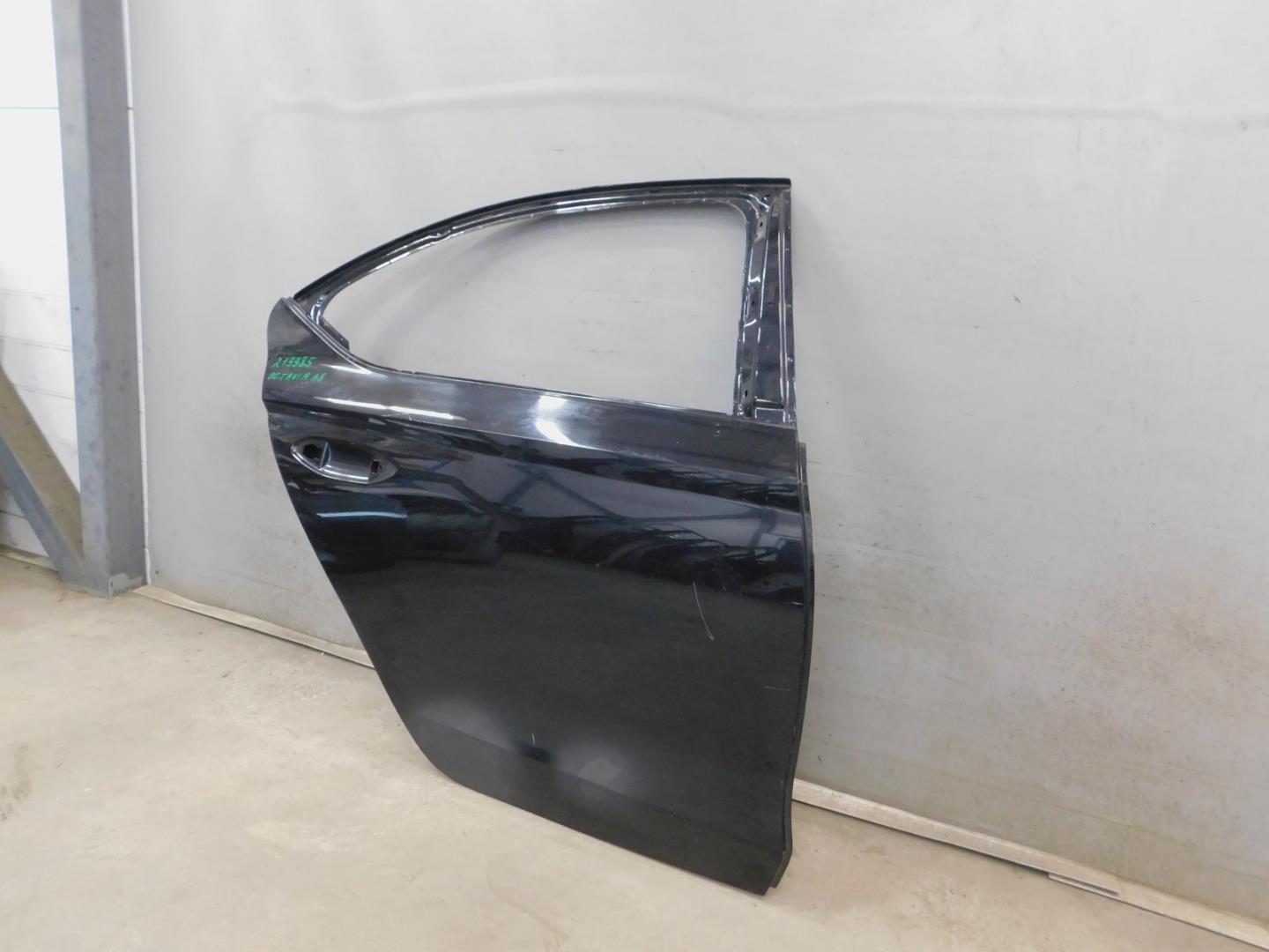 Дверь задняя правая