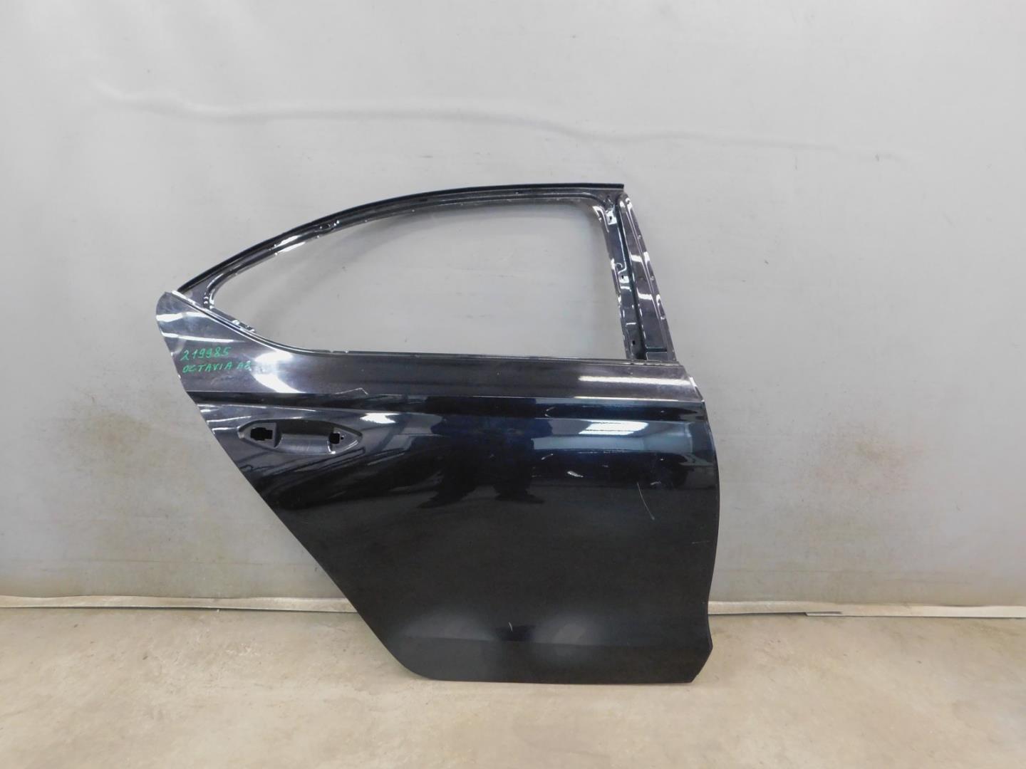 Дверь задняя правая