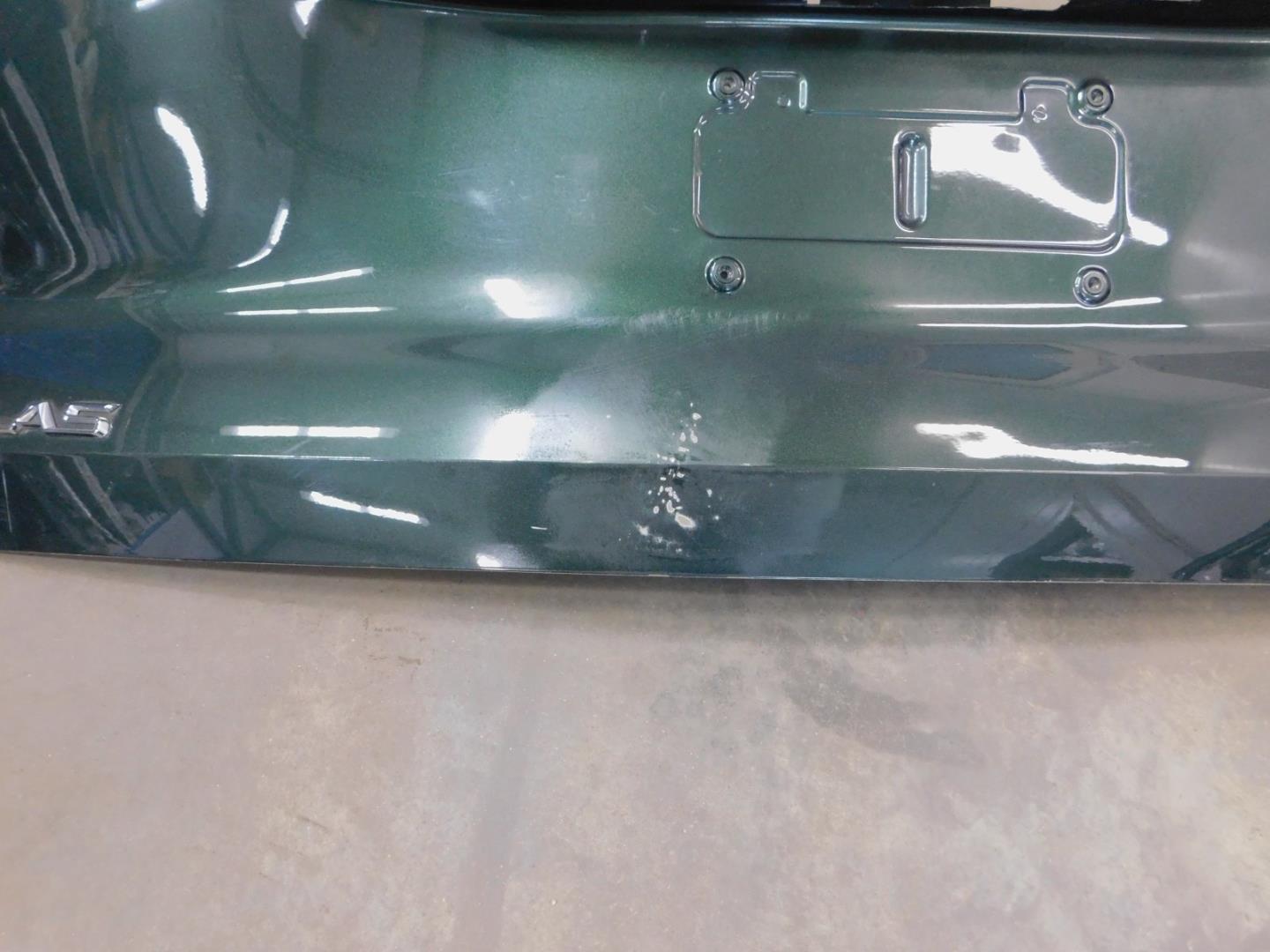 Дверь багажника