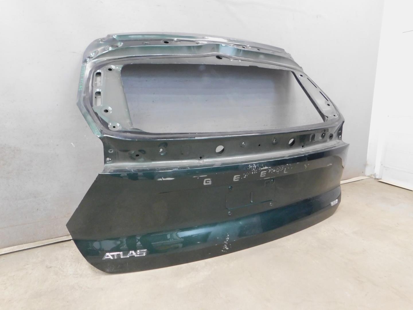 Дверь багажника