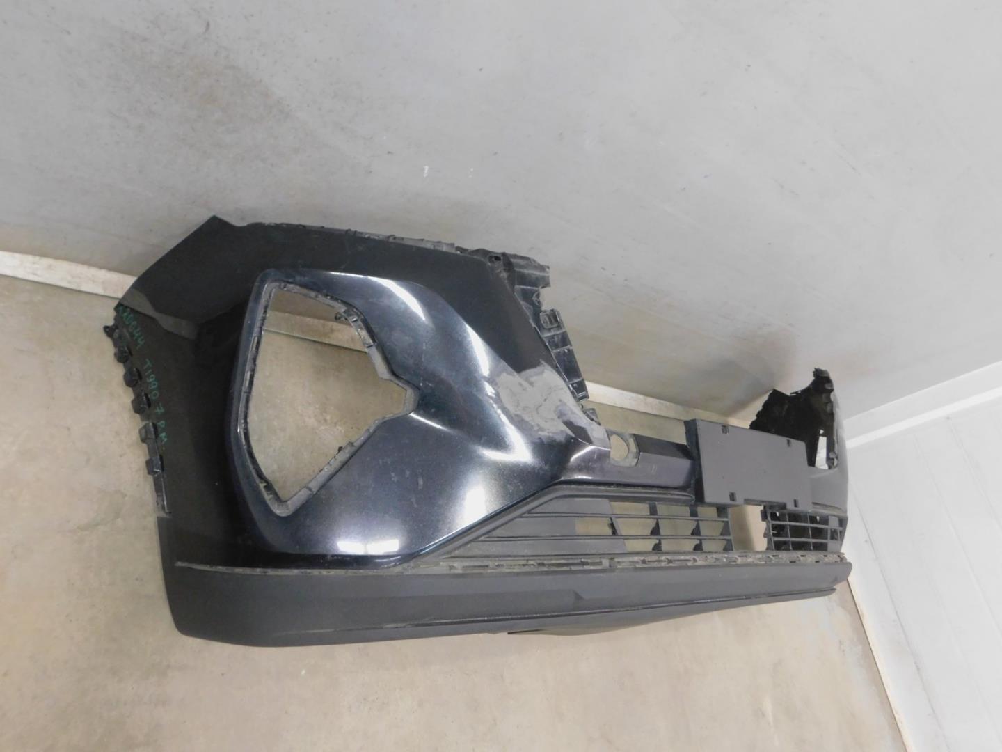 Бампер передний