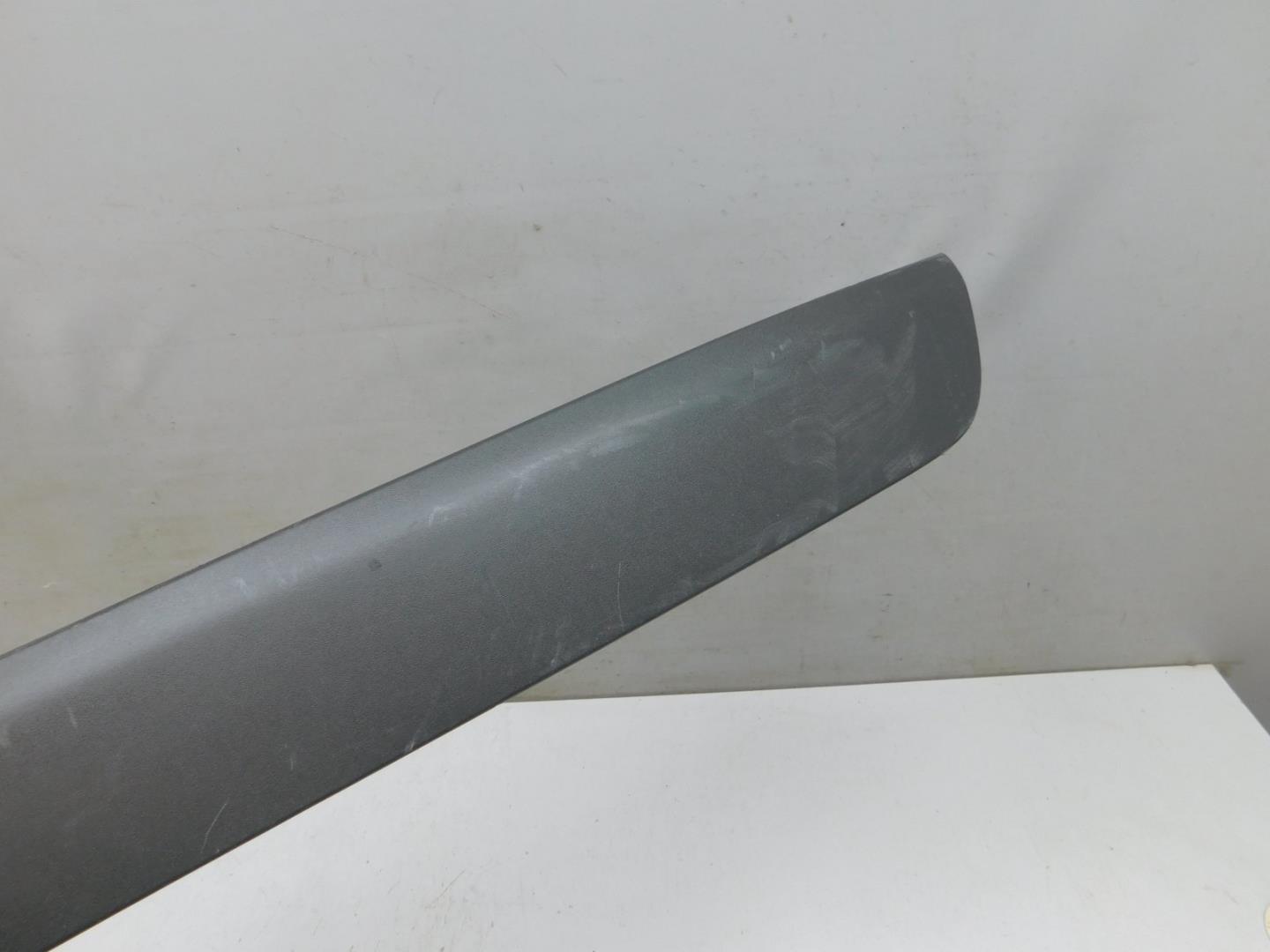 Накладка двери багажника