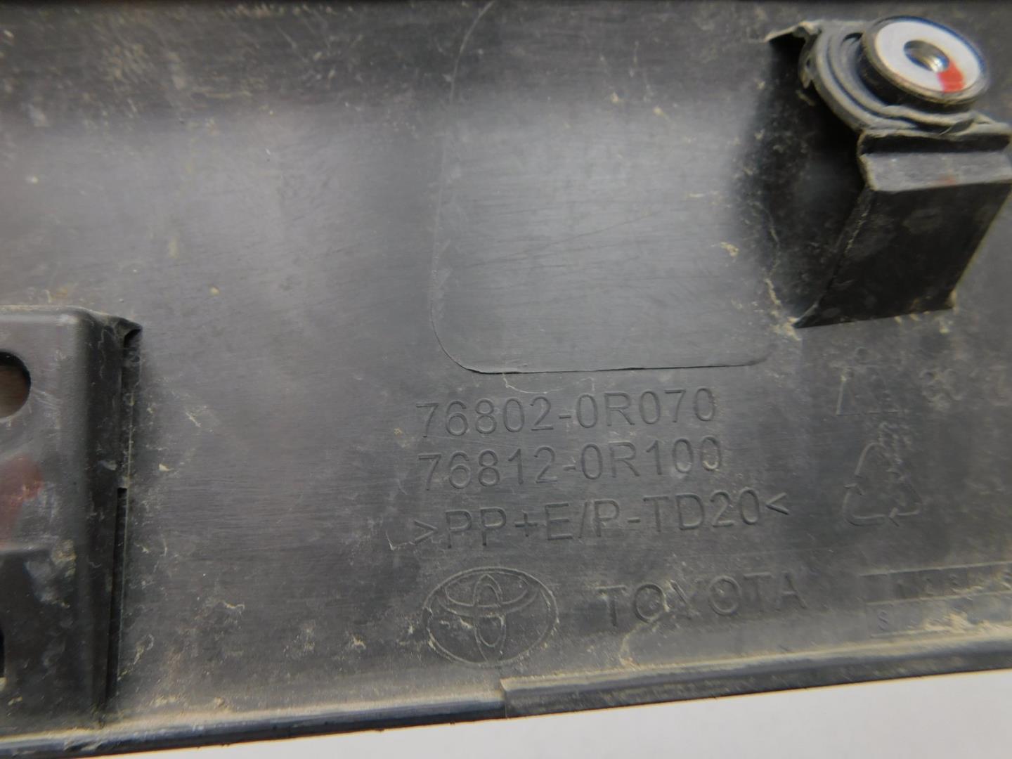 Накладка двери багажника