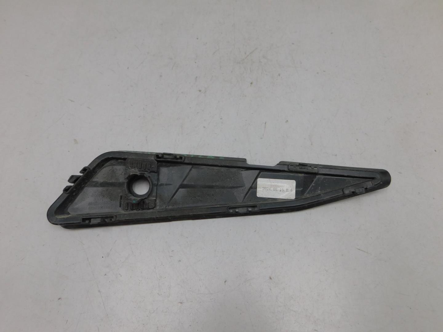 Накладка заднего бампера правая