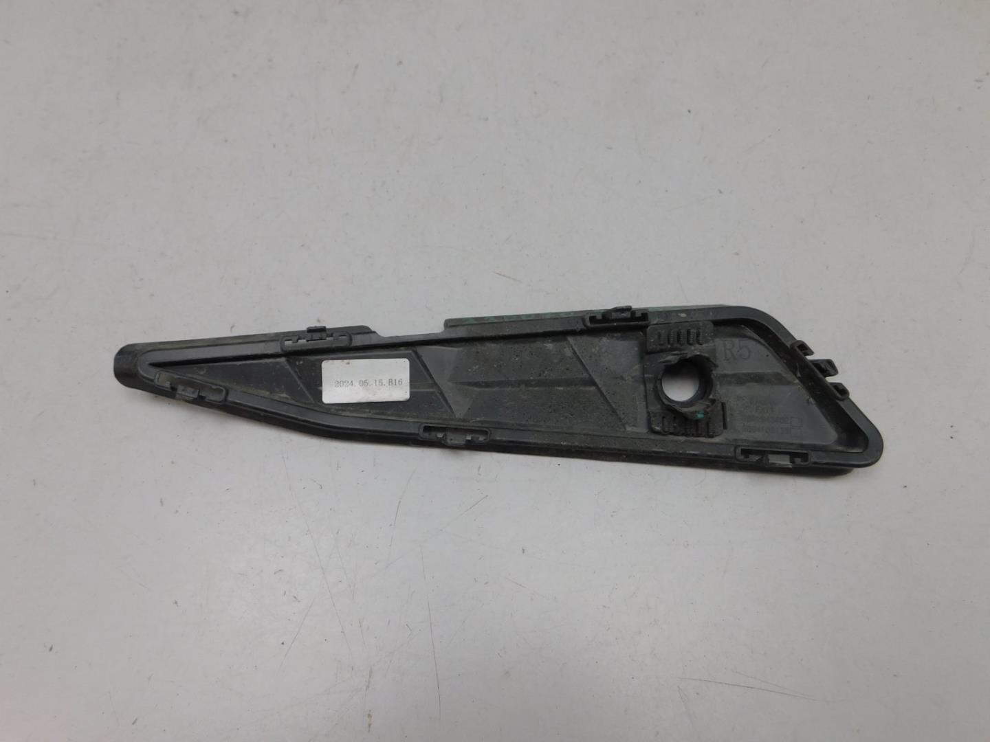 Накладка заднего бампера левая