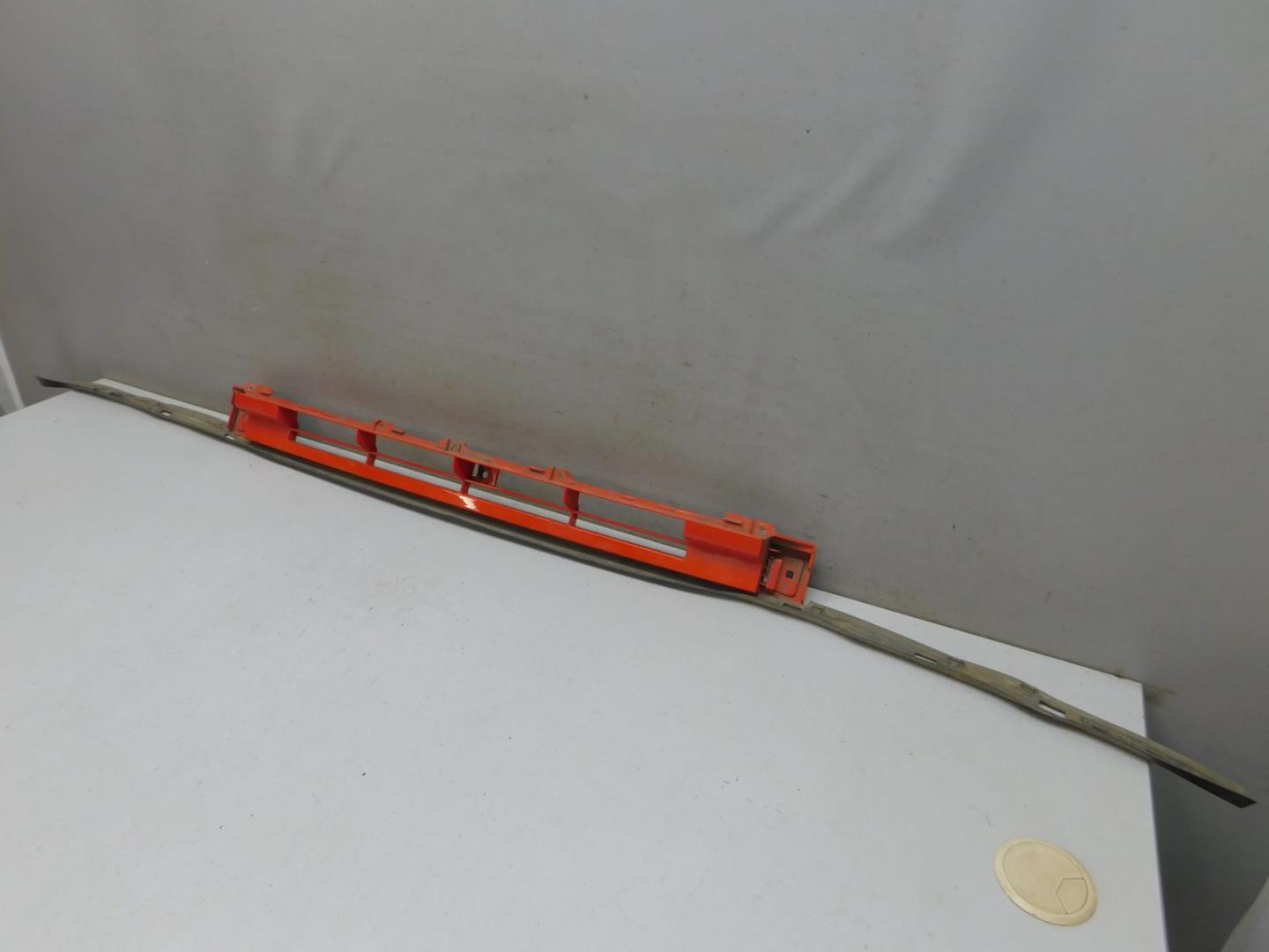 Решетка в бампер центральная