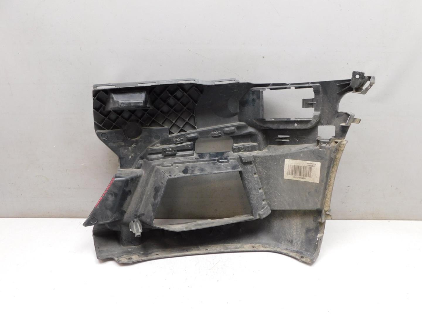 Кронштейн переднего бампера