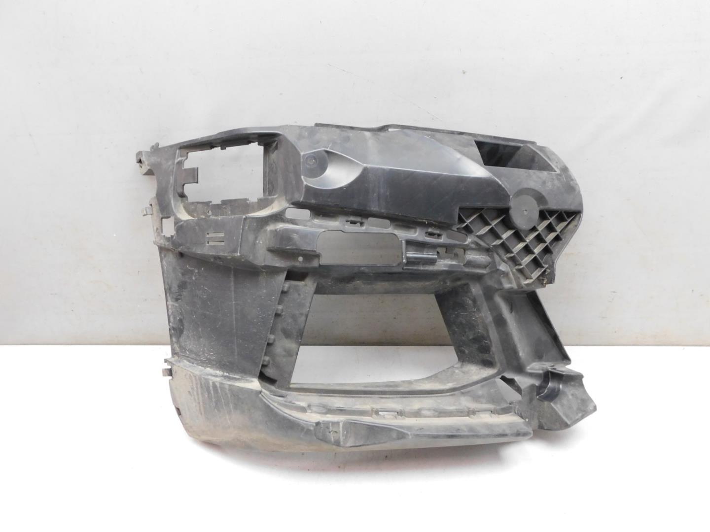 Кронштейн переднего бампера