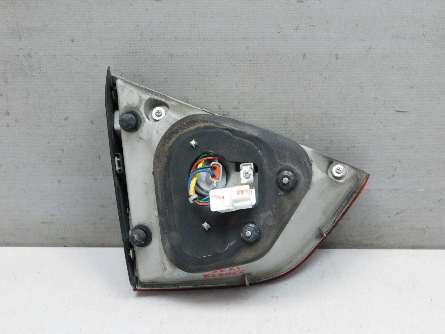 Фонарь задний внутренний правый