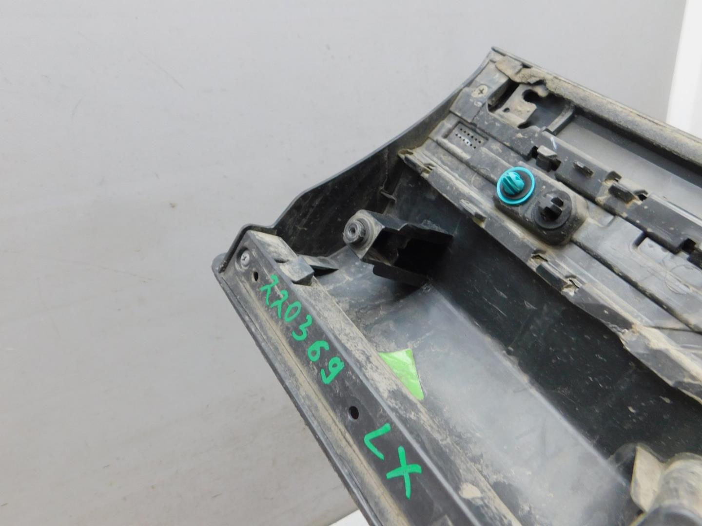 Накладка двери передней левой