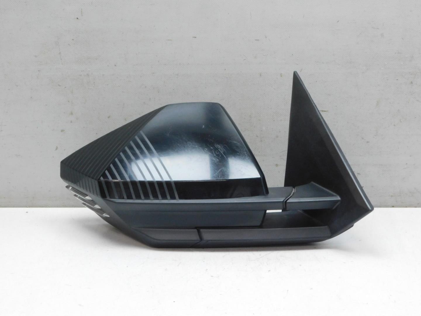 Зеркало правое электрическое